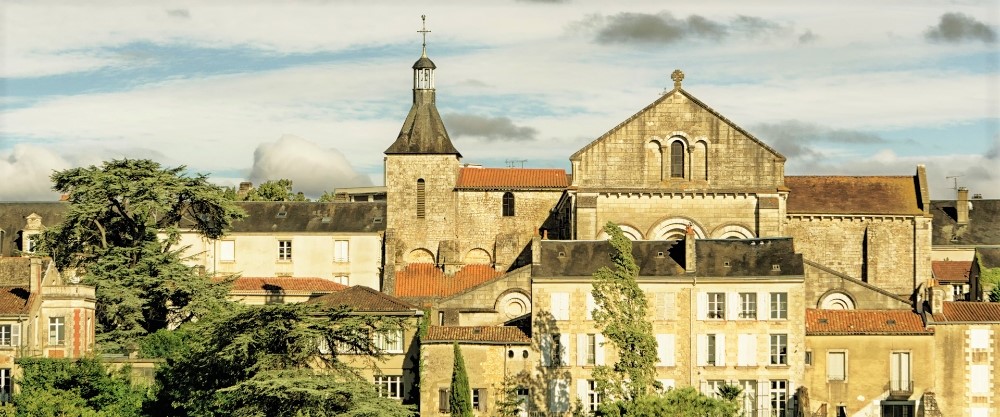 Zakwaterowania studenckie, mieszkania i pokoje do wynajęcia w Poitiers 
